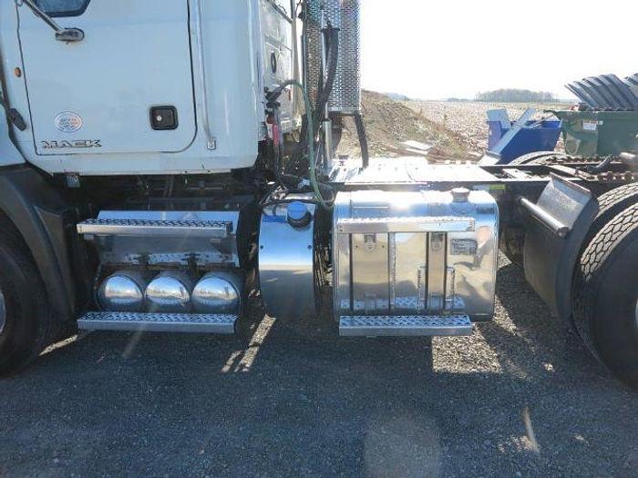 Used 2015 Mack Pinnacle CXU613