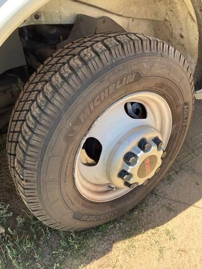 Used 2019 GMC Savana 16ft Box Truck