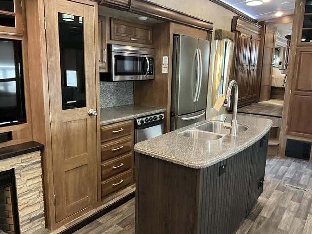 Used 2017 Keystone Montana 3721RL Fifth Wheel