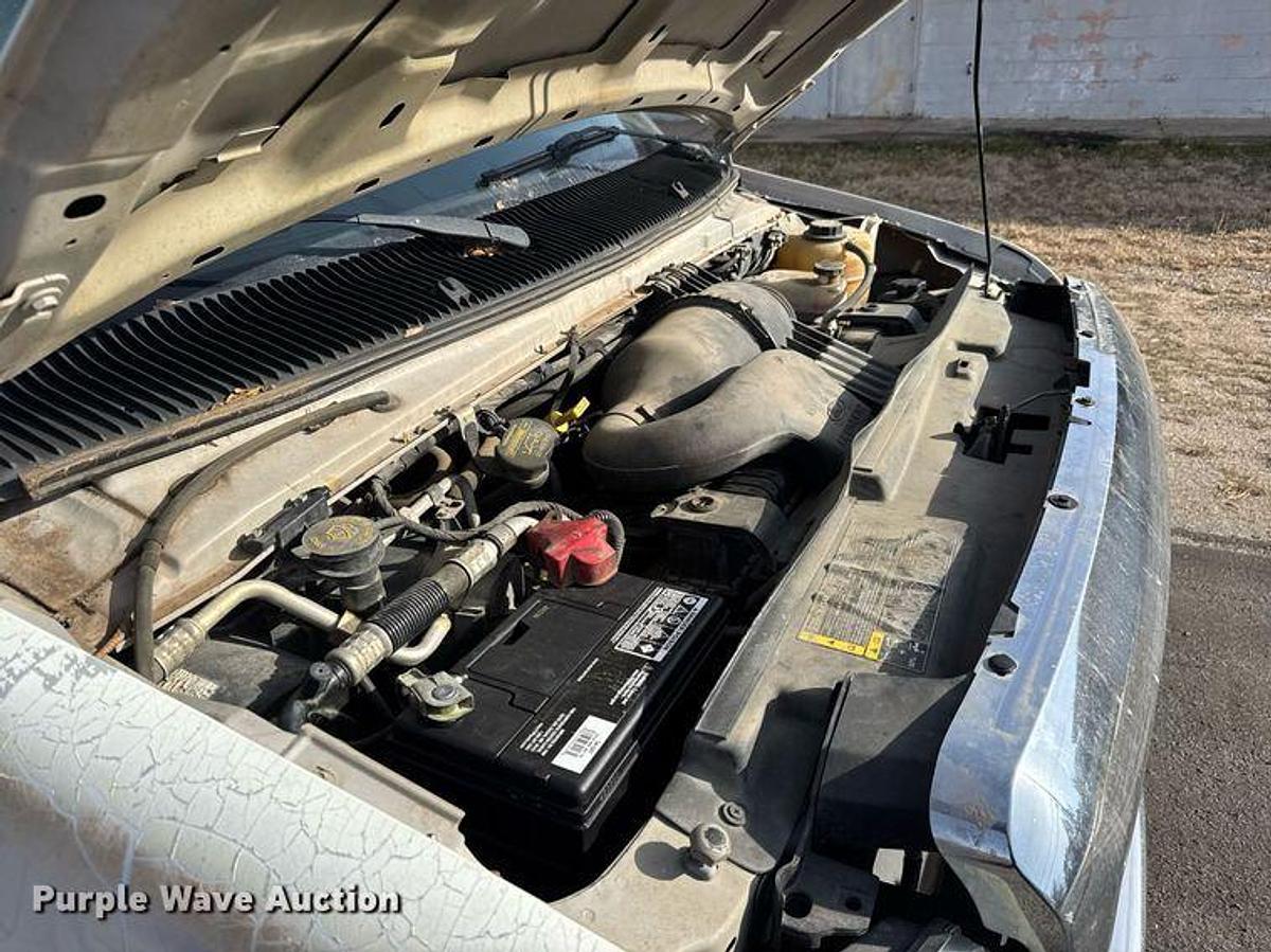 Used 2012 Ford E350 Super Duty Box Truck