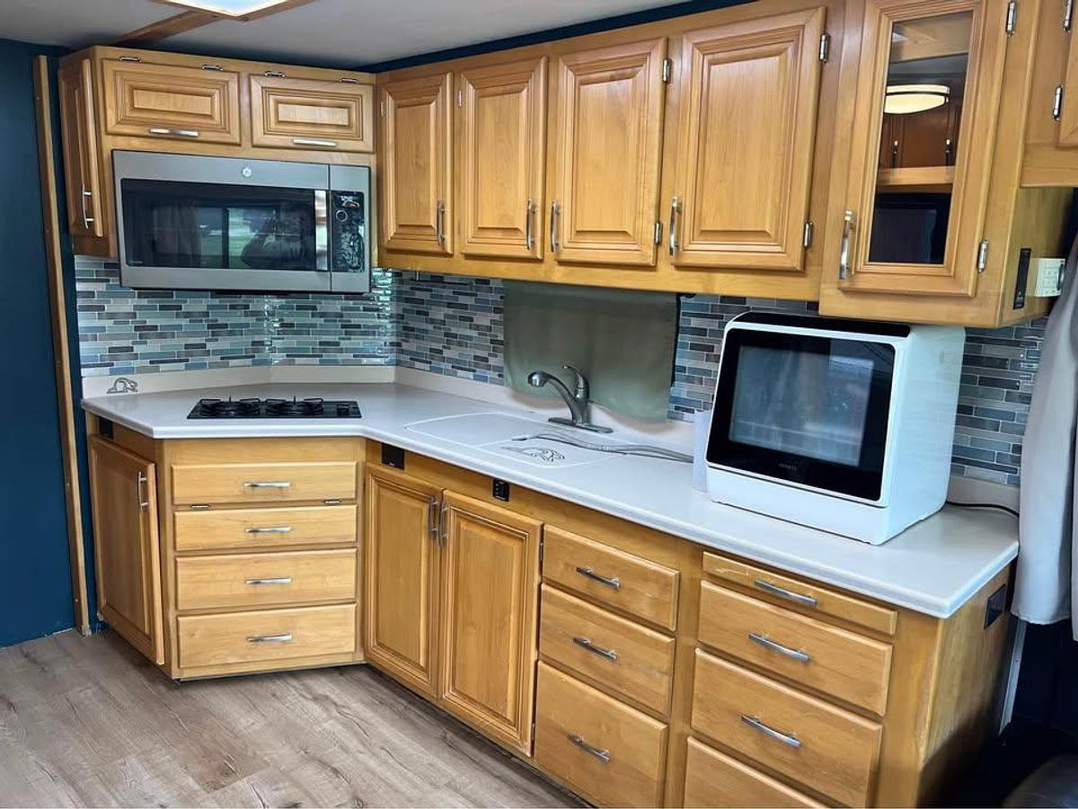 Used 2000 Beaver Contessa Class A Diesel Motorhome