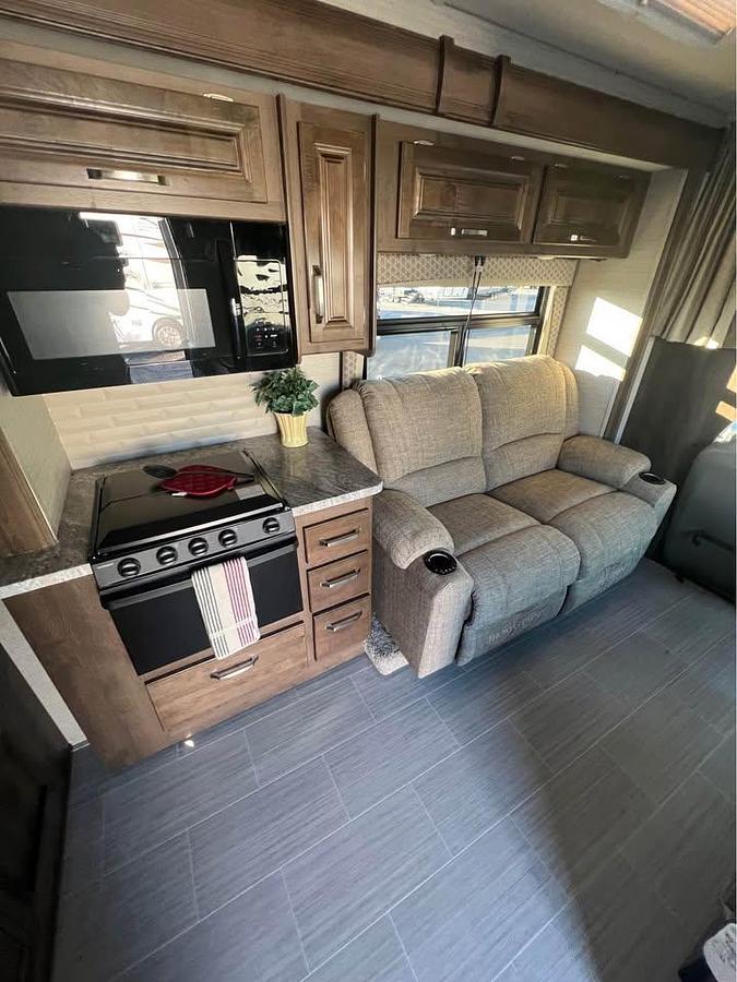 Used 2019 Jayco Greyhawk 31FS