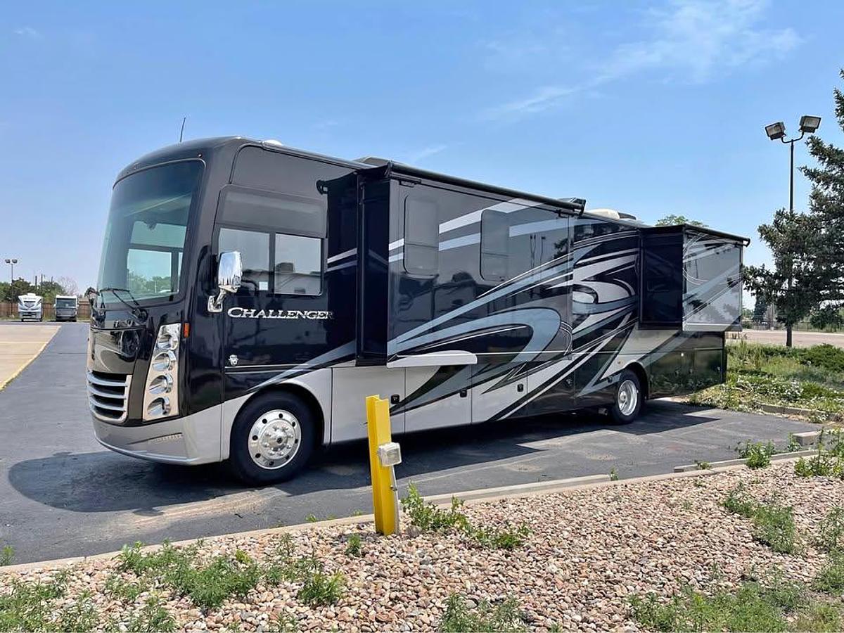 Used 2020 Thor Motor Coach Challenger 37DS Class A Motorhome
