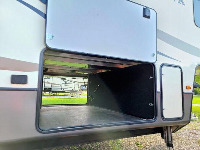 Used 2017 Keystone Montana Legacy 3661RL