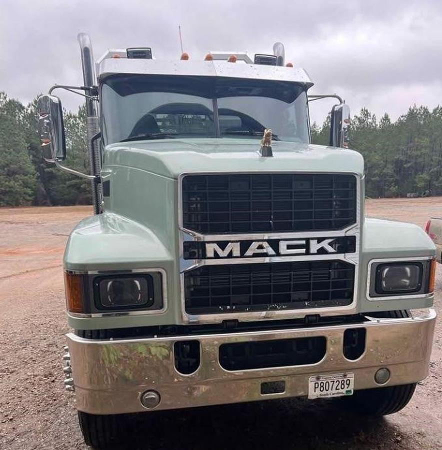 Used 2022 Mack Pinnacle 64T