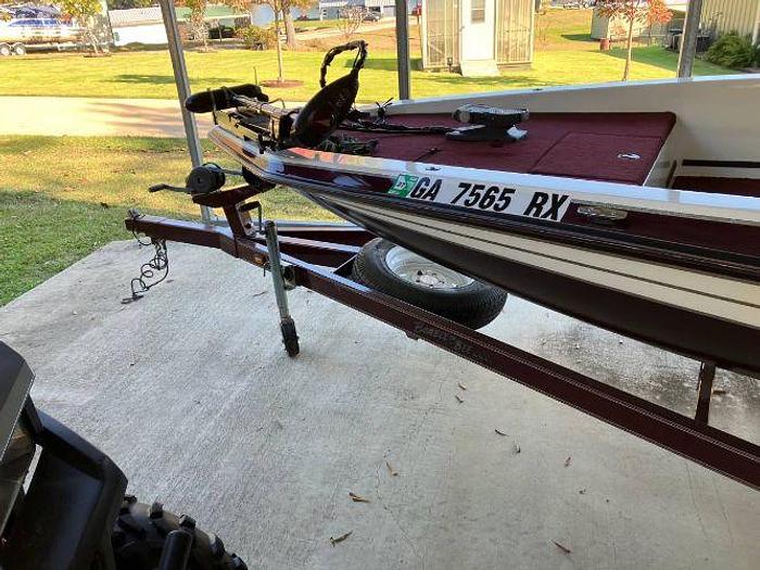 Used 2003 18 Foot Bumble Bee Bass Boat