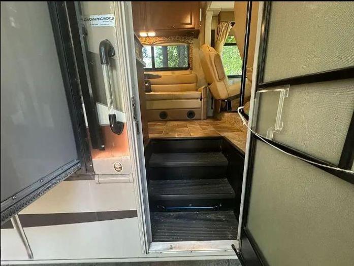 Used 2015 Thor Motor Coach Hurricane 27K