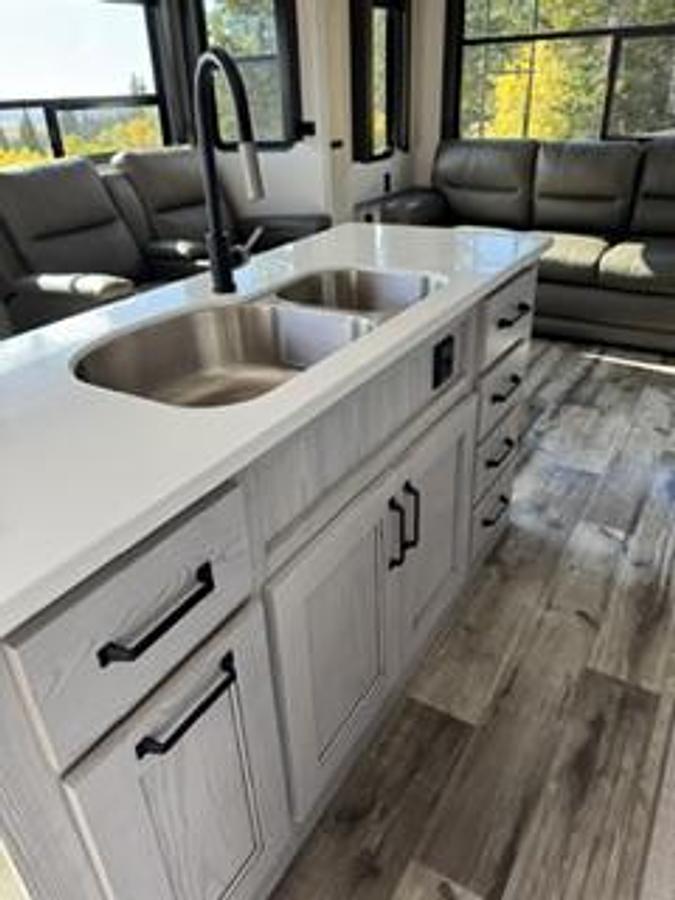 Used 2023 Keystone Montana High Country 331RL