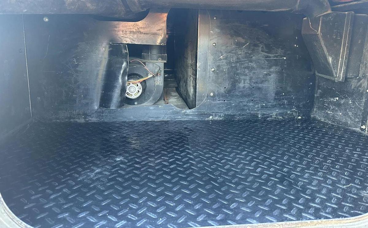 Used 1999 KENWORTH W900 Sleeper Semi Truck