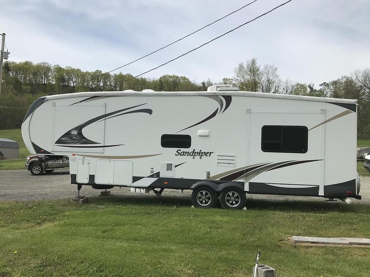 Used 2013 Forest River Sandpiper 315RE Fifth Wheel