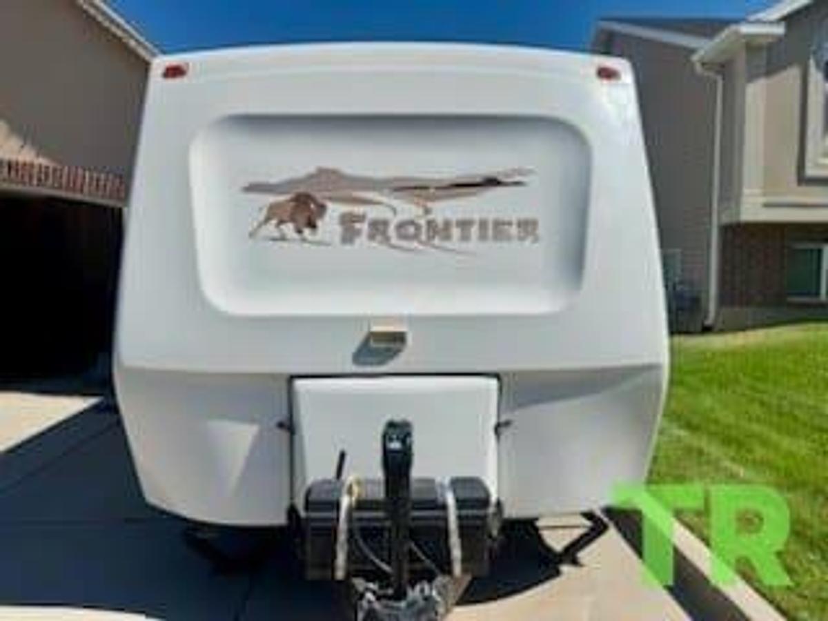 Used 2005 E-Z Frontier Travel Trailer