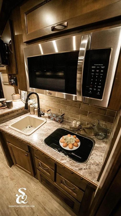 Used 2024 Elite LQ 4 Horse Trailer