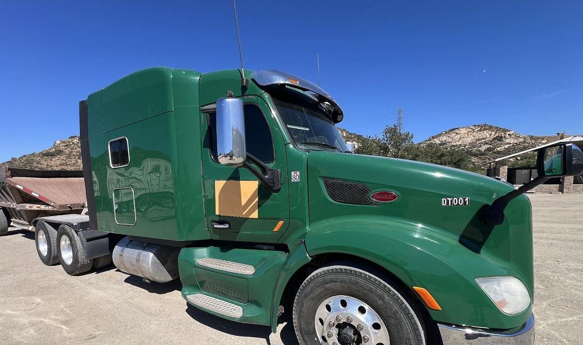 Used 2015 Peterbilt 579