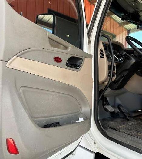 Used 2020 Peterbilt 567