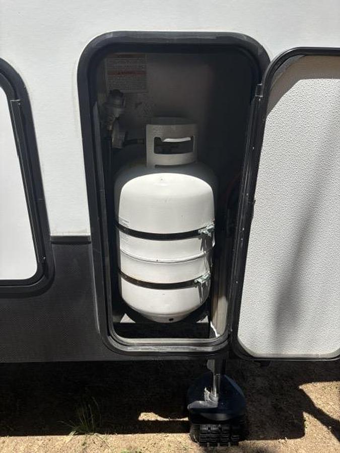 Used 2025 Keystone Fuzion Impact 367