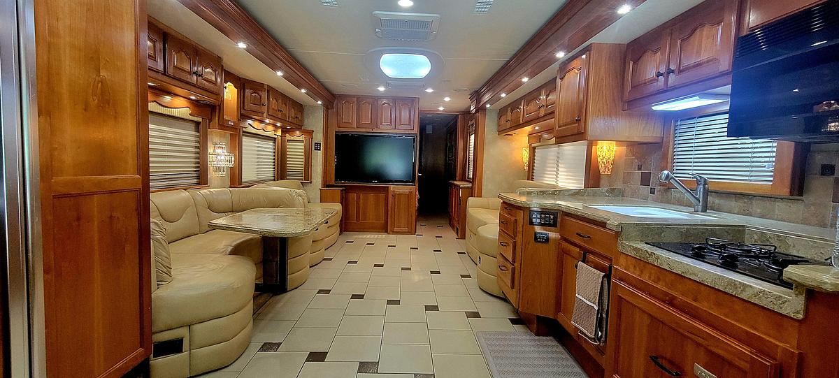Used 2009 Country Coach Allure 470