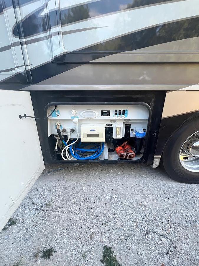 Used 2014 Itasca Meridian 42GQ Class A Motorhome