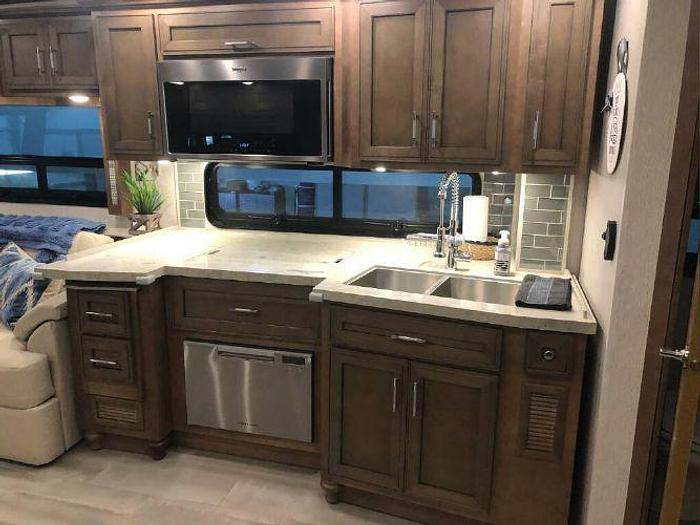 Used 2020 Newmar VENTANA 4037