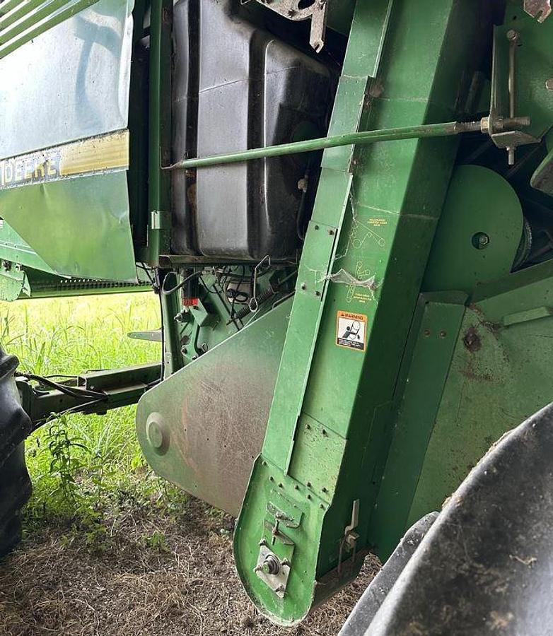 Used 1998 John Deere 9610 Combine
