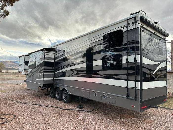 Used 2021 Luxe 48FB Fifth Wheel Toy Hauler