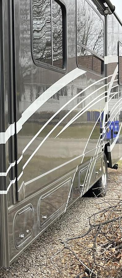 Used 2022 Winnebago Minnie Winnie E-Series 32-1 Class C Motorhome