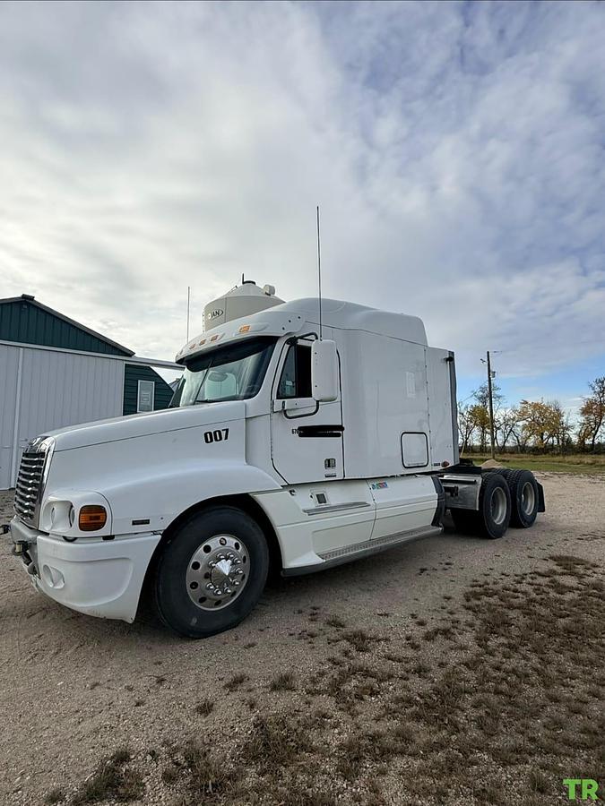 Used 2007 Freightliner Century St120
