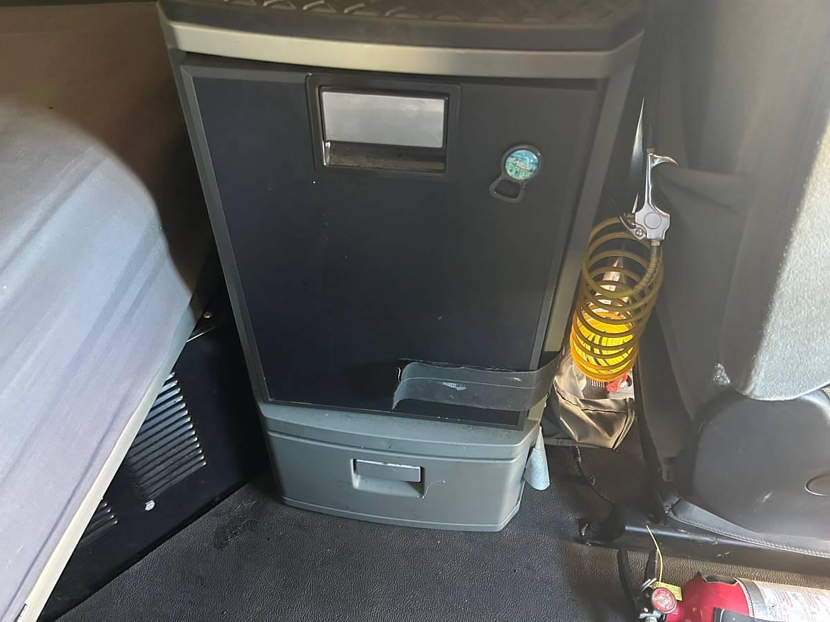 Used 2020 Kenworth T680 Sleeper Semi Truck