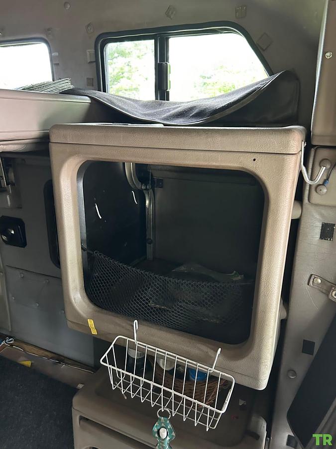 Used 2000 International 9900I Commercial Truck