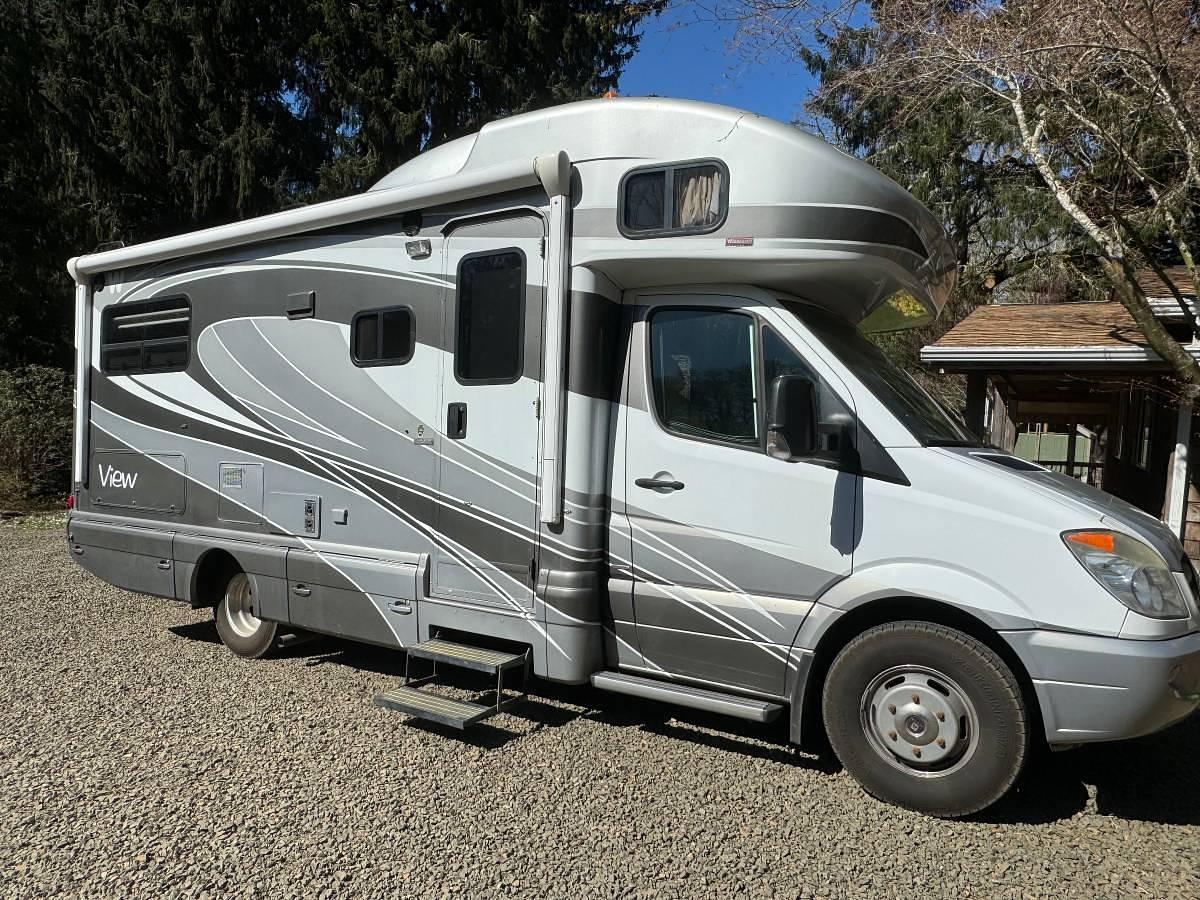 Used 2011 Winnebago View 24J