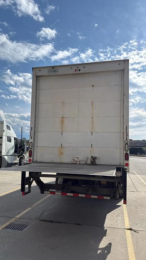Used 2018 Freightliner M2 106