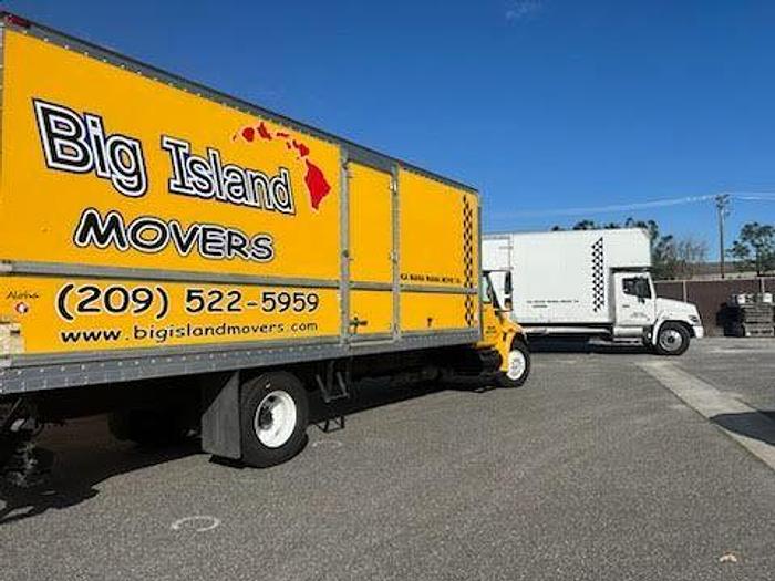 Used 2008 INTERNATIONAL BobTail Box Truck