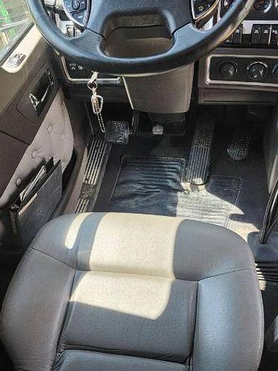 Used 2022 KENWORTH W900 Sleeper Truck