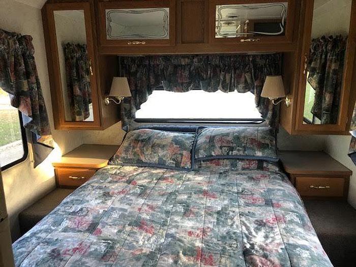 Used 1998 Four Winds Windsport 33B