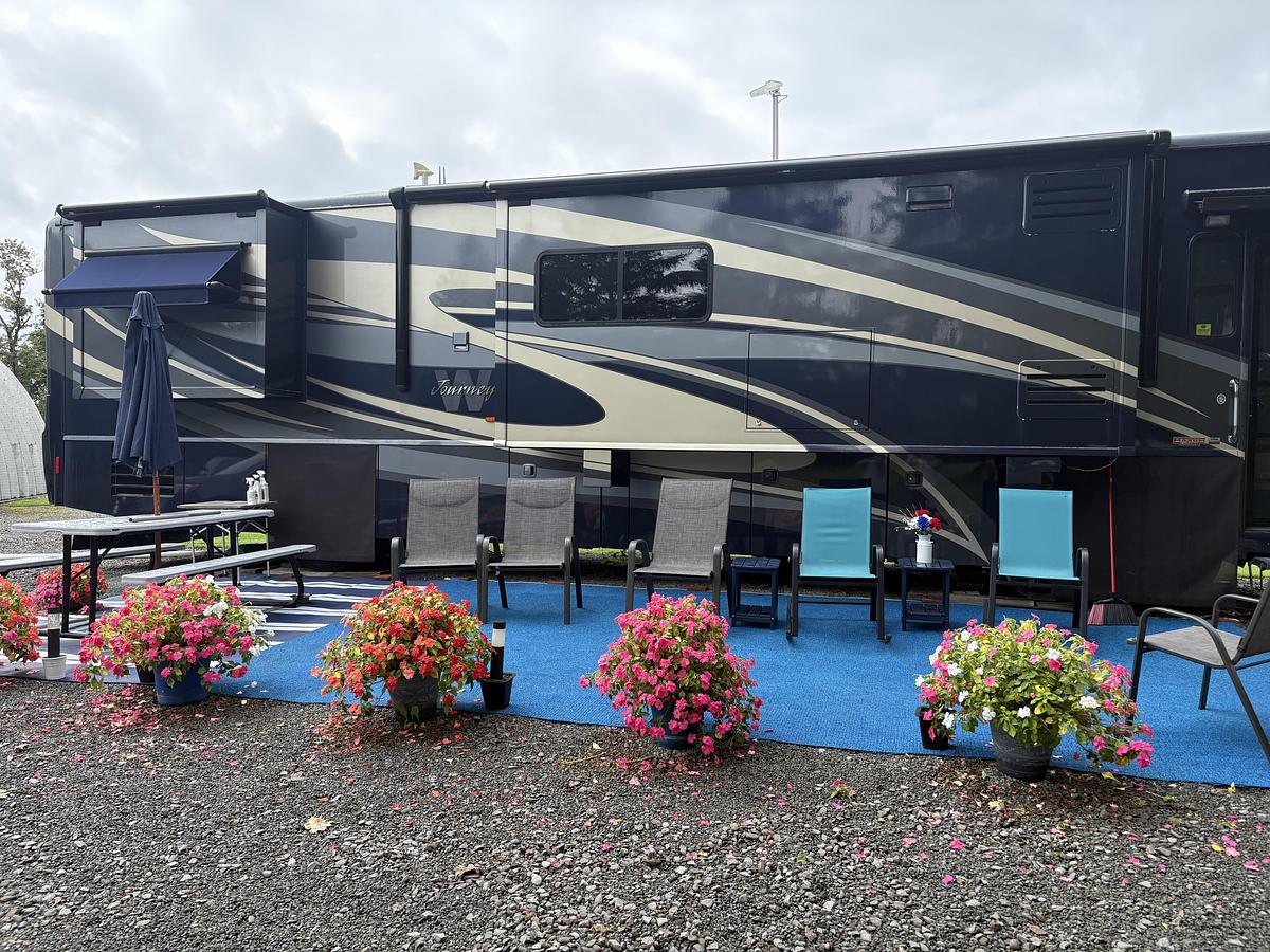 Used 2010 Winnebago Journey 40l