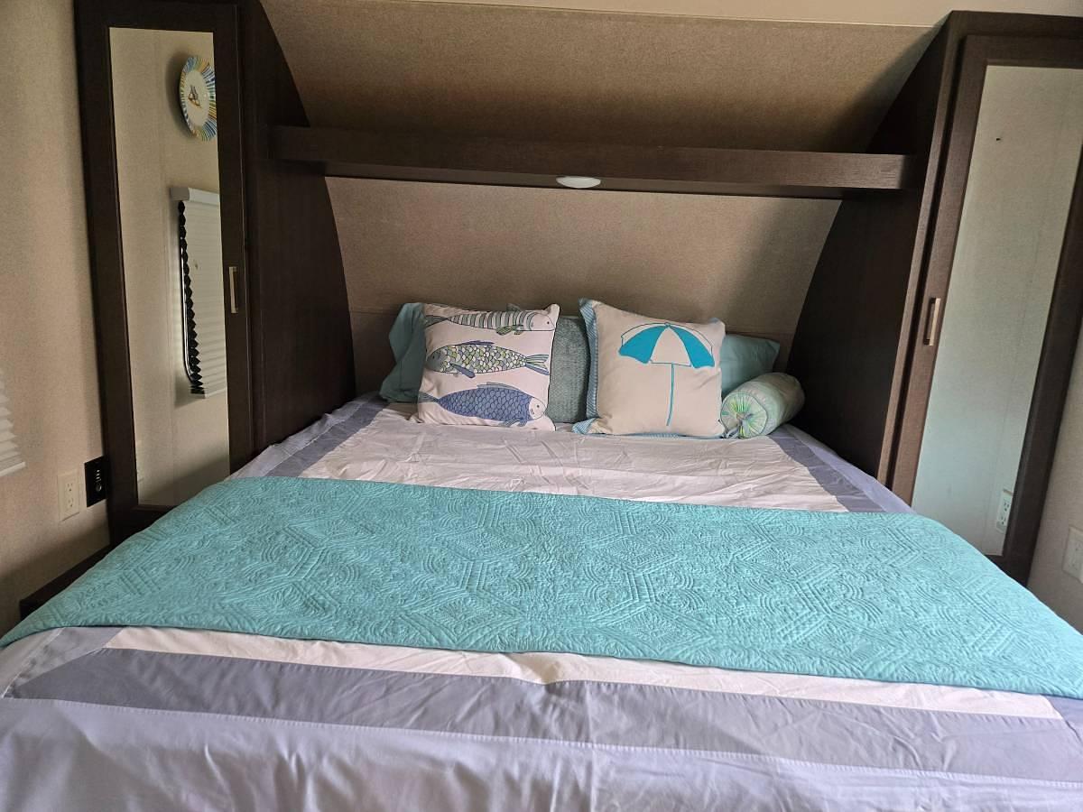 Used 2018 Forest River Salem Cruise Lite T254RLXL 30' Travel Trailer