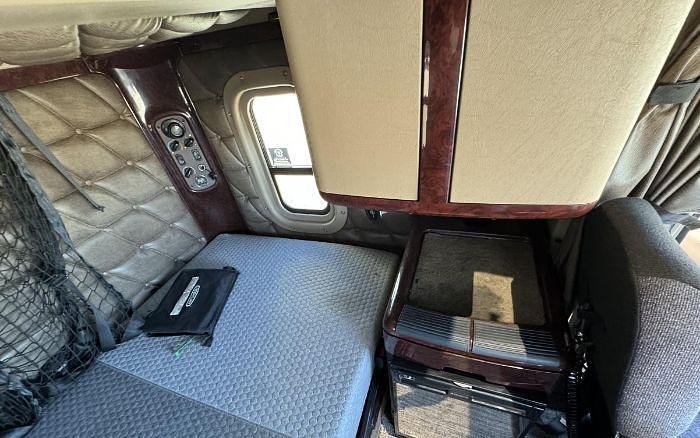 Used 2011 Freightliner CORONADO 132