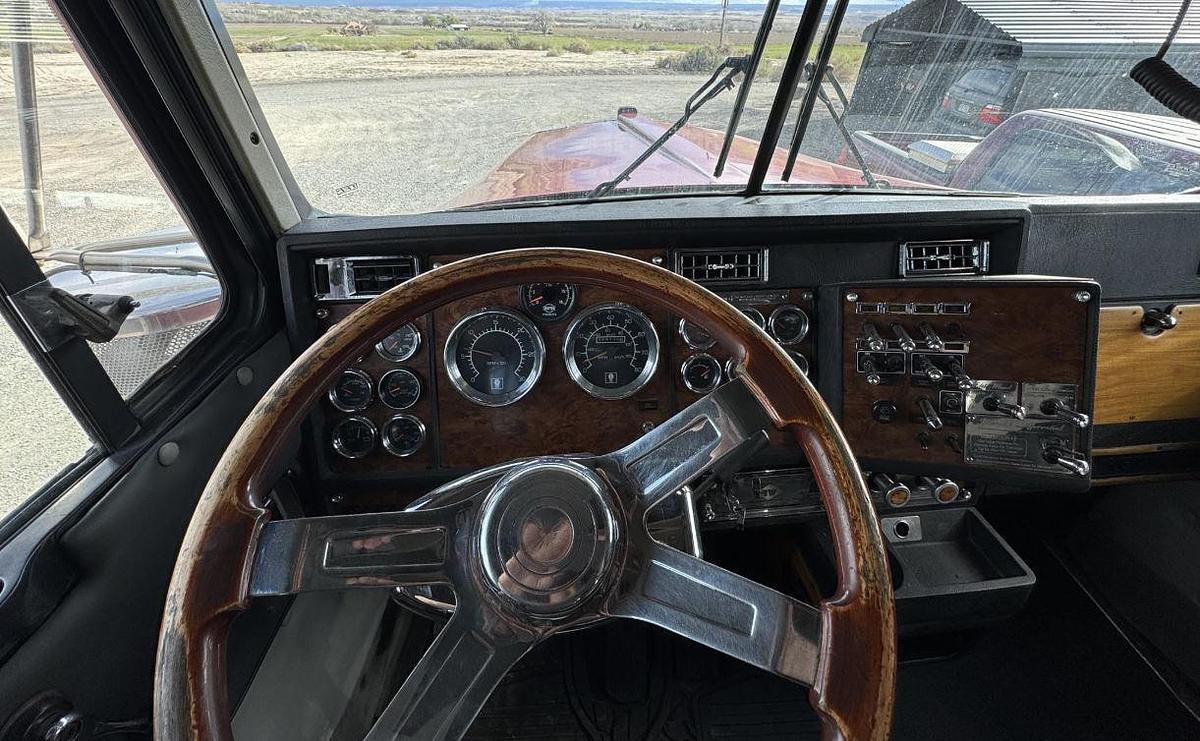 Used 1999 Kenworth W900L