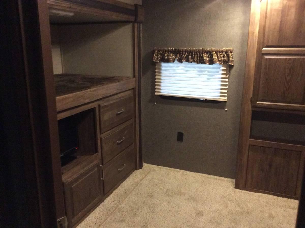 Used 2016 Keystone Cougar 29ROB