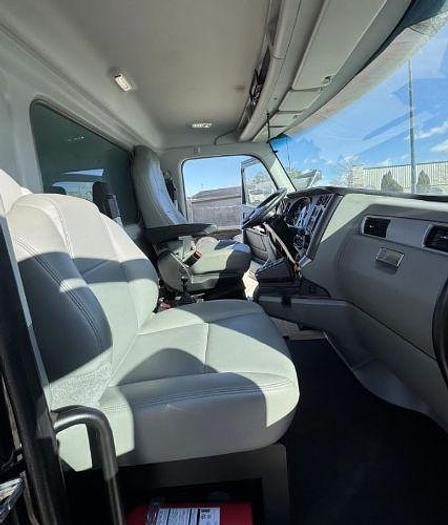 Used 2022 KENWORTH T880S