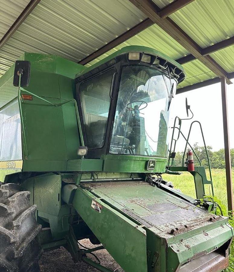 Used 1998 John Deere 9610 Combine