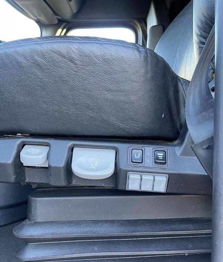 Used 2019 FREIGHTLINER CASCADIA 126