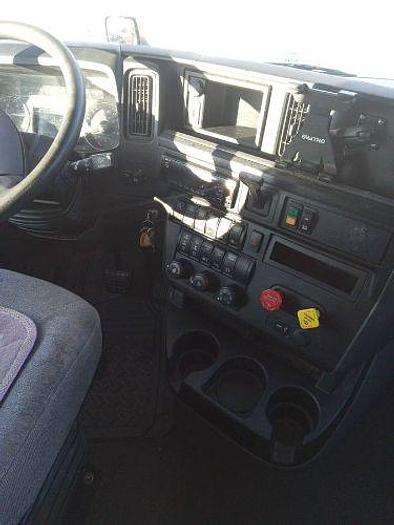 Used 2018 INTERNATIONAL Semi Truck