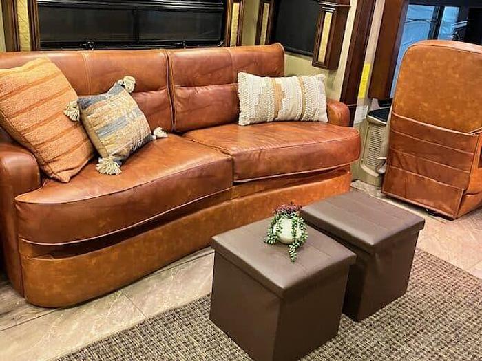 Used 2015 American Coach American Revolution 42T