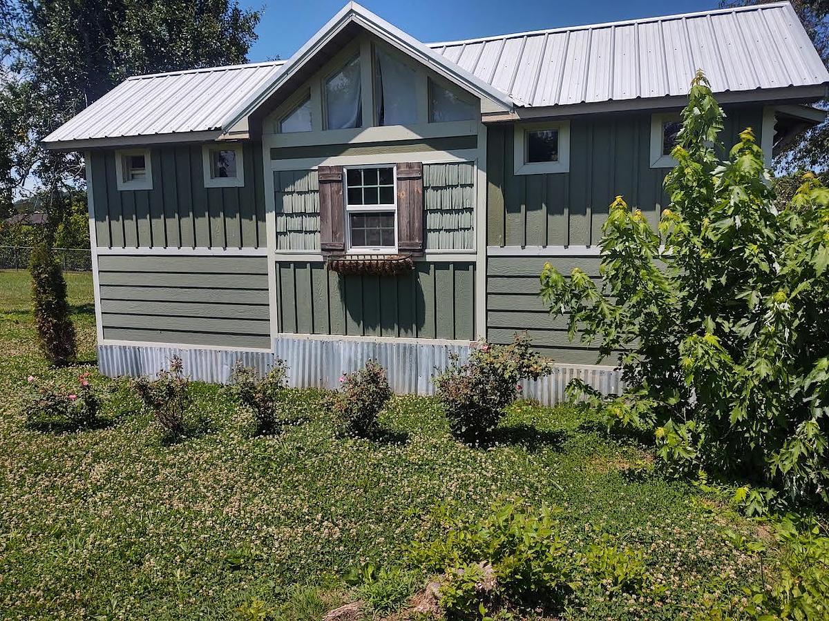 Used 2020 Custom Tiny Home 24 Ft