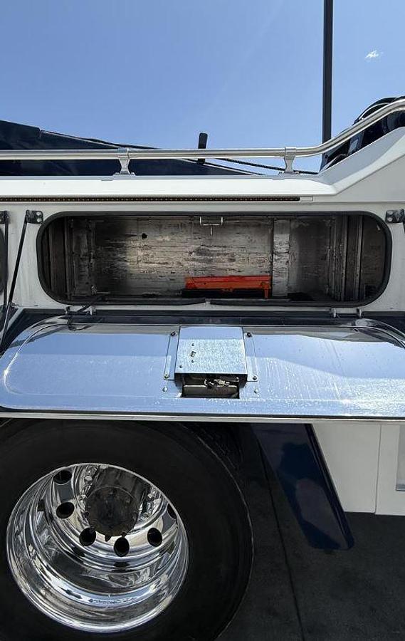 Used 2012 Peterbilt 388 Wrecker Tow Truck