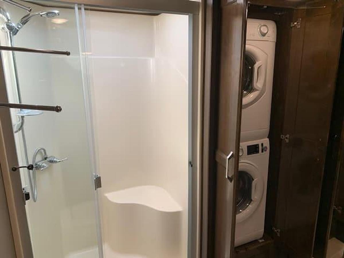 Used 2018 VanLeigh Beacon 39GBB Fifth Wheel