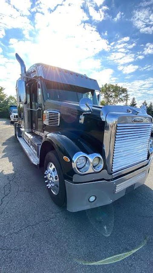 Used 2011 Freightliner Coronado 132