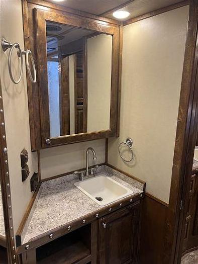 Used 2020 Twister 4 Horse with Outlaw Interior