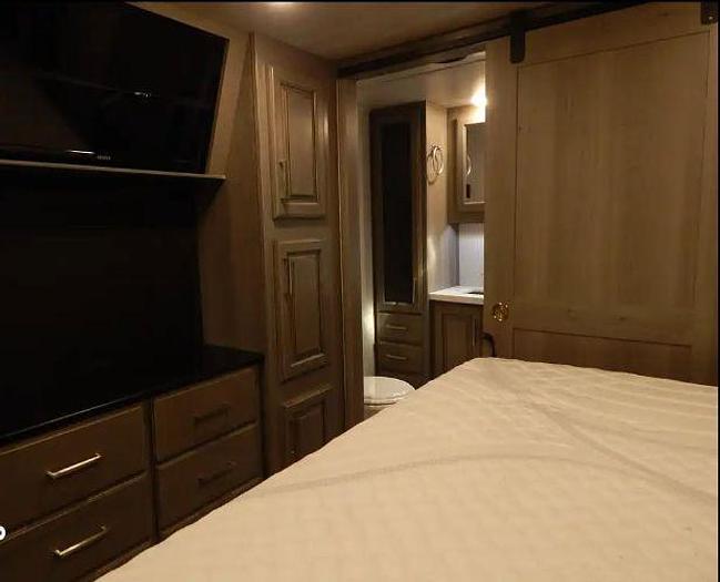 Used 2021 Keystone Montana 3761FL