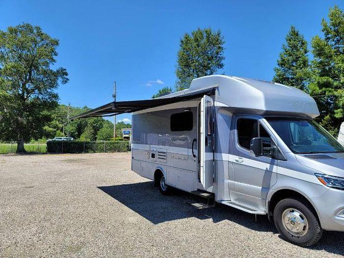 Used 2021 Tiffin Wayfarer 25RW